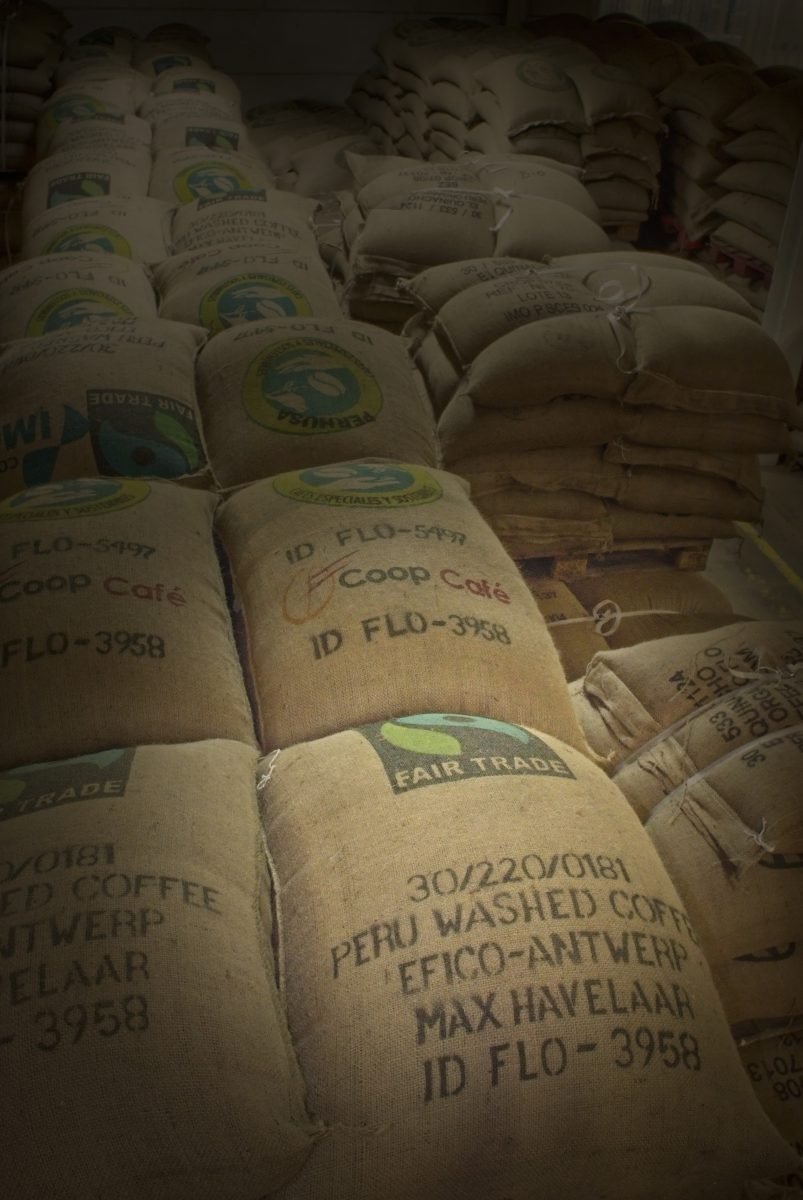 sacs de grains de café après avoir été cueillit